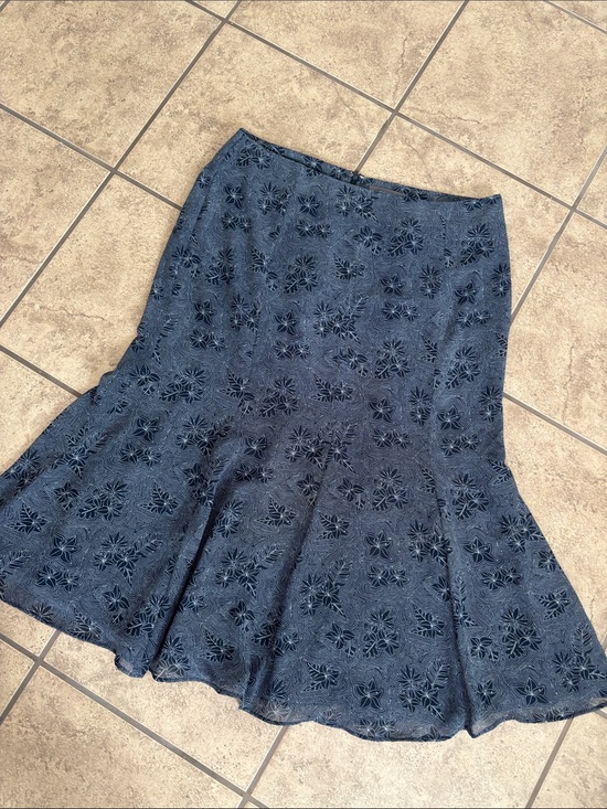 Liz Claiborne Dresses & Skirts - Liz Claiborne Navy Floral A-Line Flounce Skirt size 14